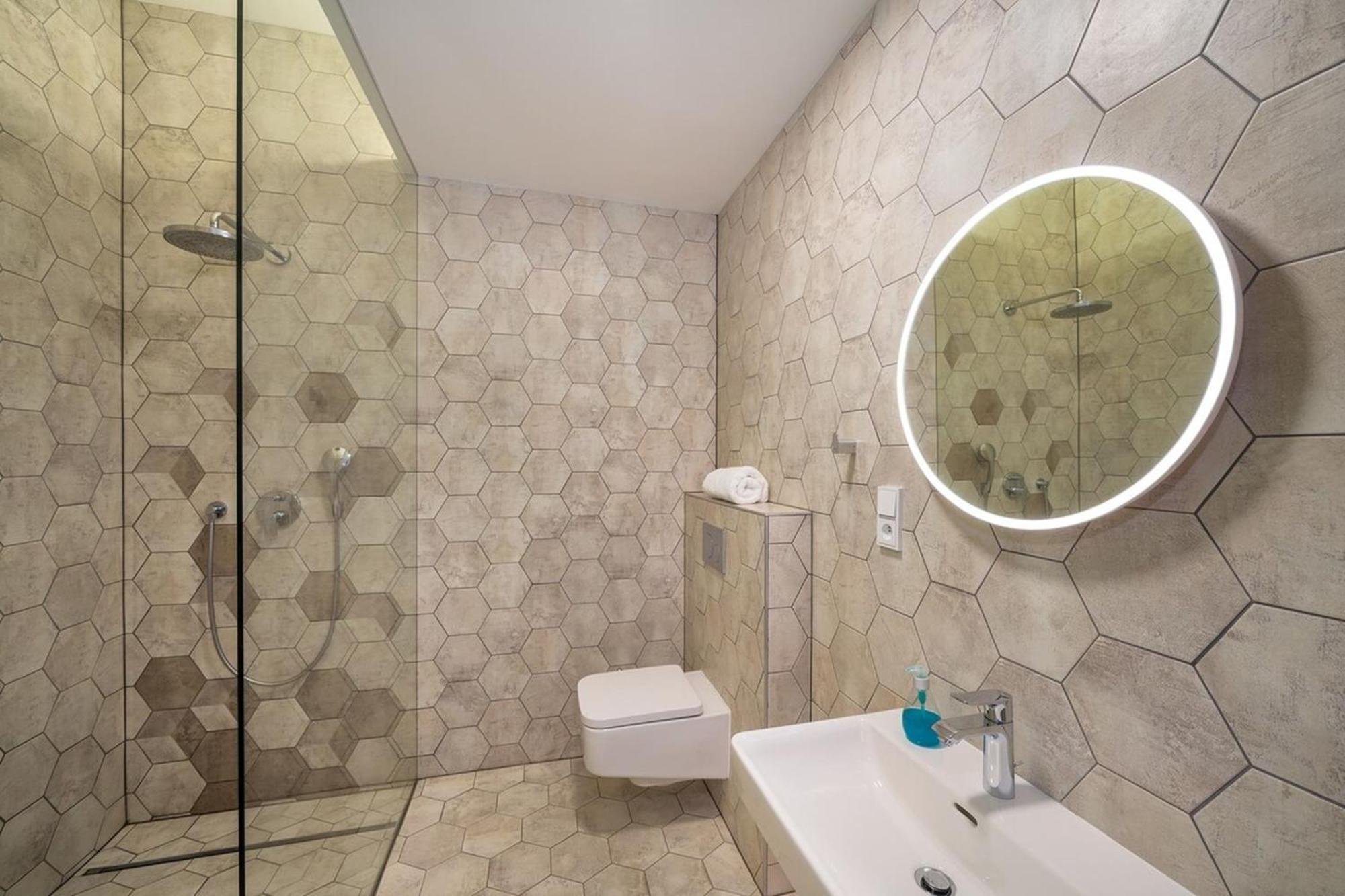Quiet City Center Apartment In Hip & Foodie Area Prag Eksteriør billede
