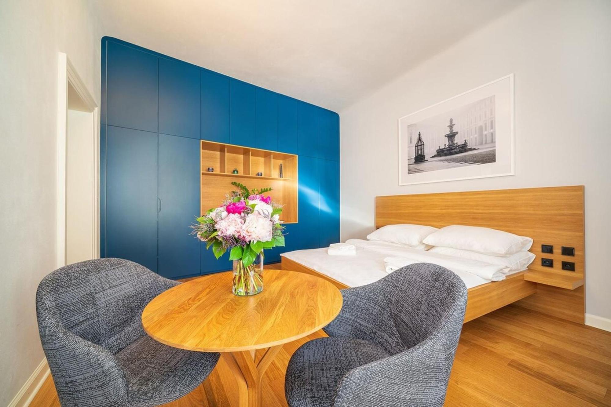 Quiet City Center Apartment In Hip & Foodie Area Prag Eksteriør billede